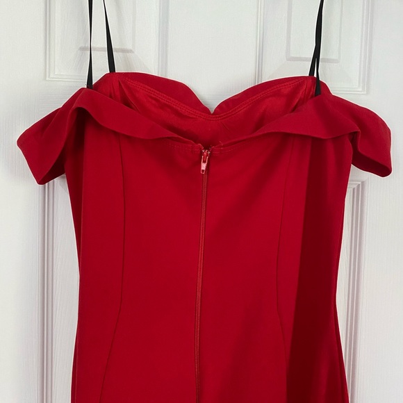 Red mermaid style dress - Picture 4 of 8